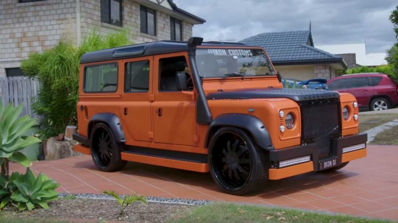 hot-wheels-land-rover-defender.jpg