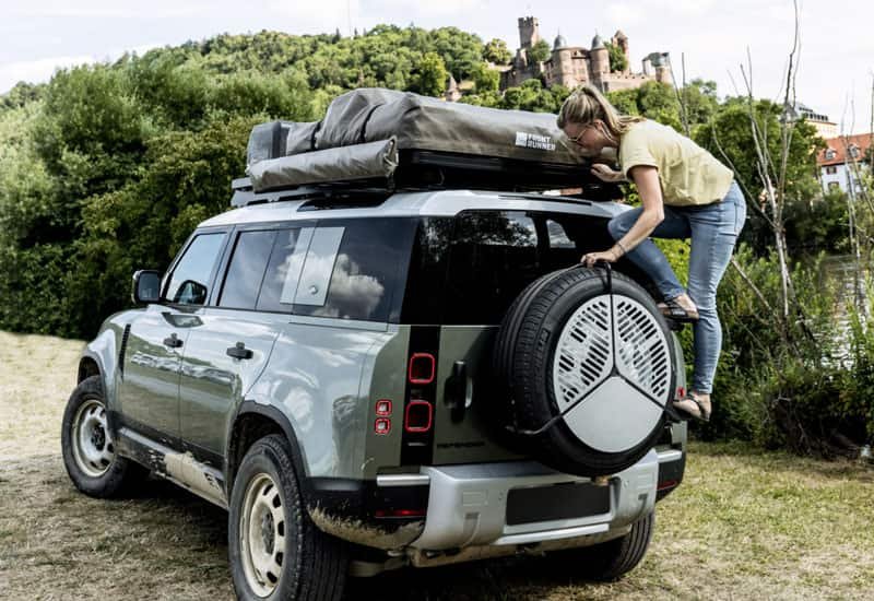 land-rover-defender-roof-rack-2020-front-runner-expedition3.jpg