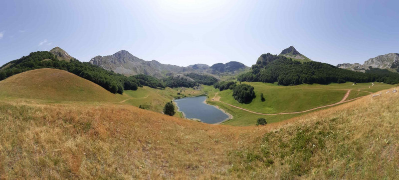 Orlovačko jezero - dlouhou noční cestu odměnilo ráno úžasné místo