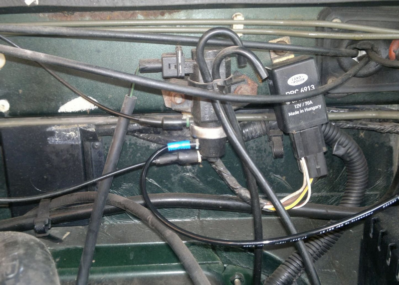 EGR ventil 06 - EGR modulátor, hadičky.jpg