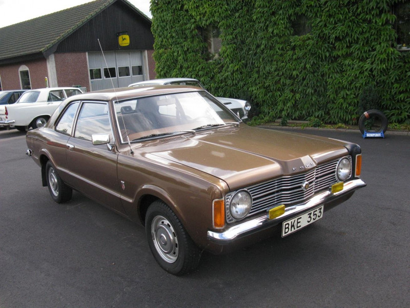 Ford_Taunus_(5013198828).jpeg