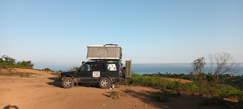 na kopci nad Rize mezi čajovými plantážemi