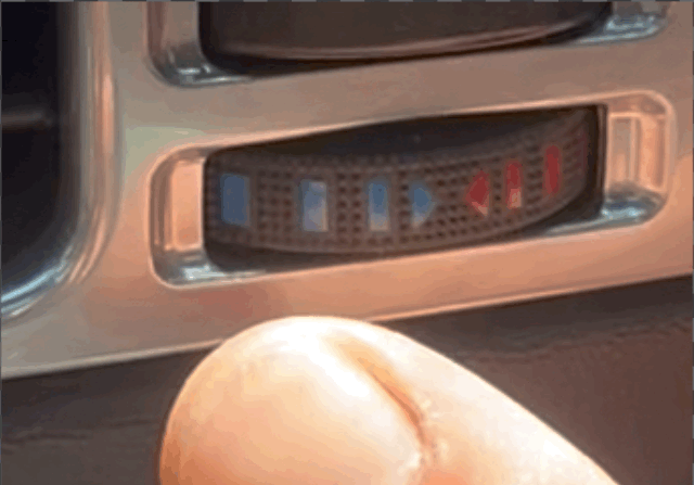 1DFCBBAB-73C1-42F4-8CDE-4E9337091B7F-13400-000008977BAA7340.gif