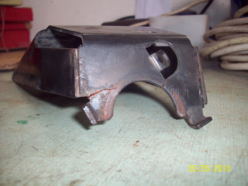 popraskany drziak valca