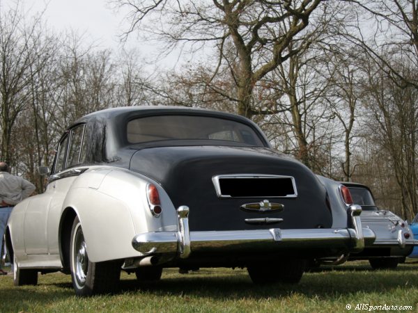 1956_rolls_royce_silver_cloud_I_01_m.jpg