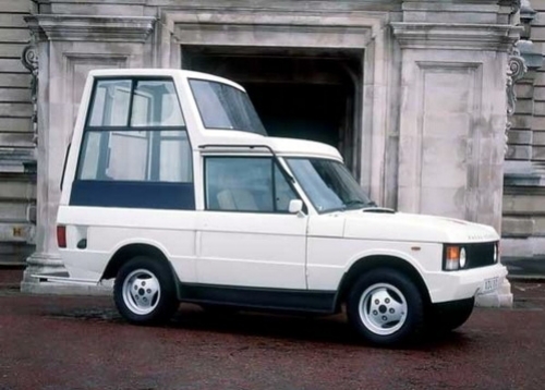 range-rover-modificato-in-papamobile.jpg