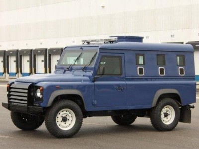 armored-land-rover-defender-49.jpg