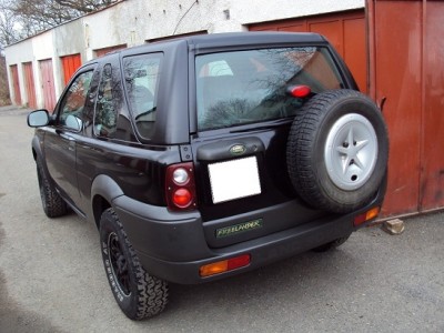 land rover.jpg