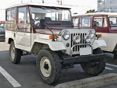 mitsubishi-jeep-07.jpg