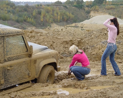 Land_Rover_stuck_in_the_mud.jpg