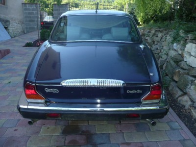 Daimler Double six 004.JPG