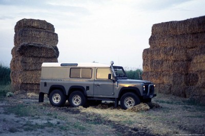 land-rover-defender-130-04.jpg