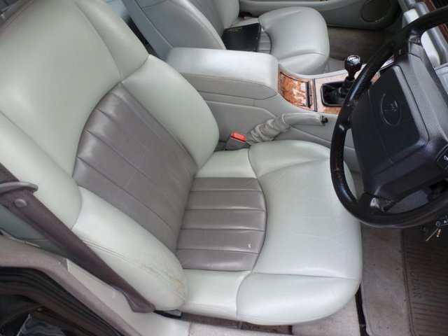 Jaguar Insignia manual ...jpg