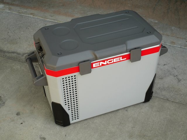 engel009 001.JPG