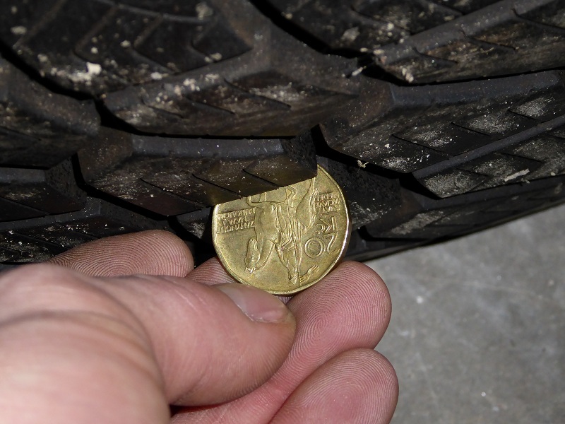 hloubka dezenu  6mm.JPG