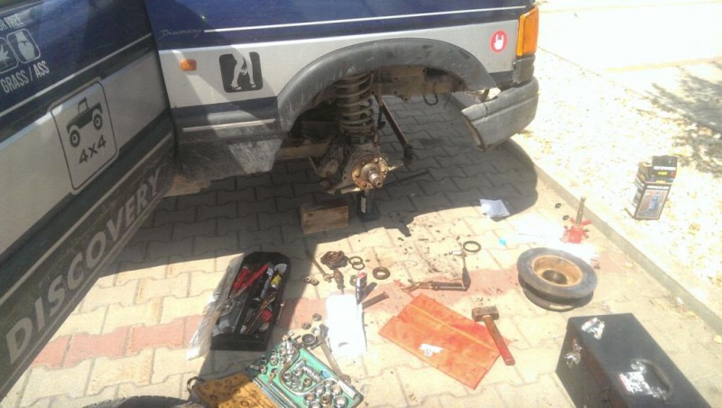 Kup si Land Rover, řikali, bude to zábava, řikali...
