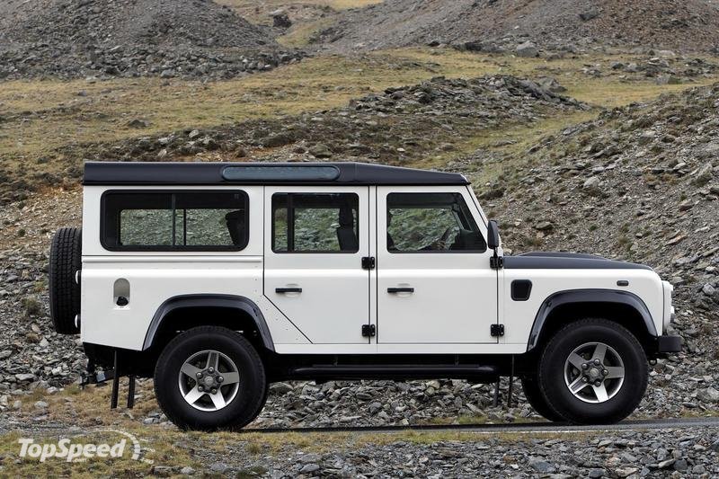 land-rover-defender--20_800x0w.jpg